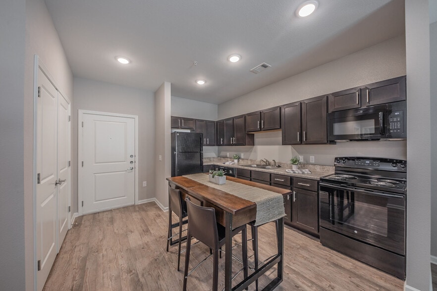 Building Photo - 3 Springs Apartments