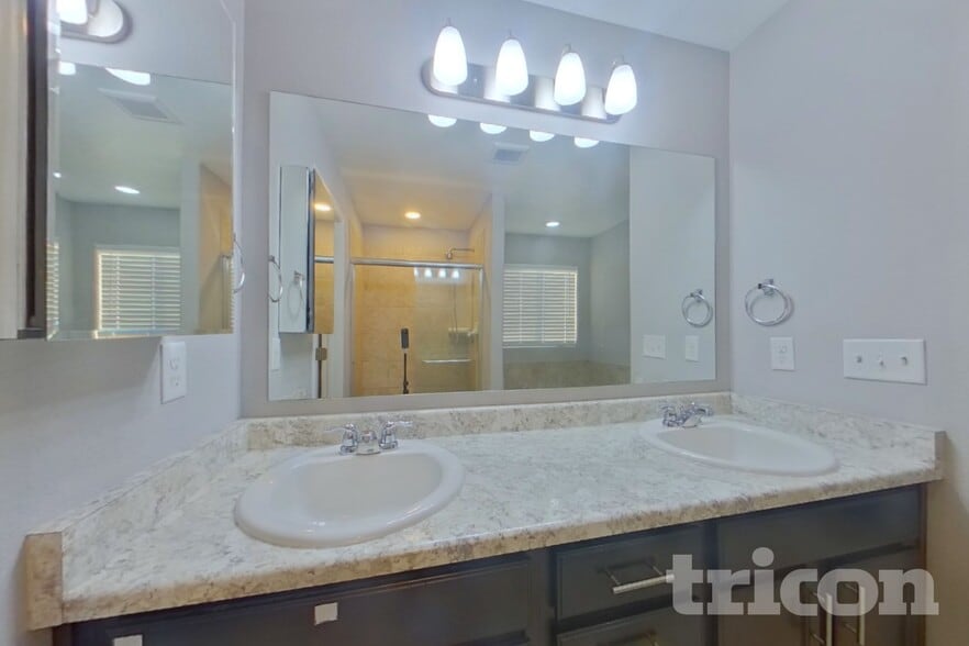 Building Photo - 7950 Sea Oats Dr