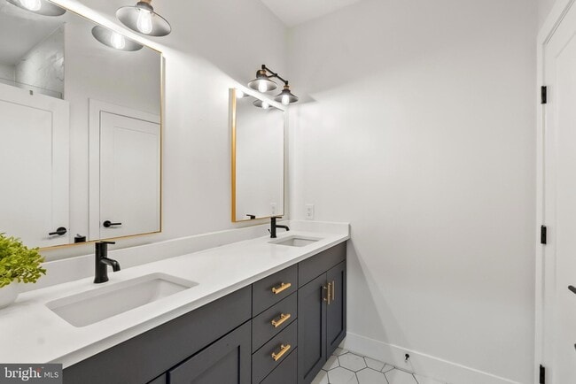 Building Photo - 662 Glick Ct NW