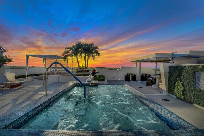 Building Photo - 155 E Boca Raton Rd