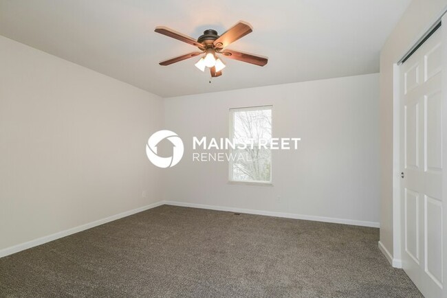 Building Photo - 3022 Brentmoor Dr