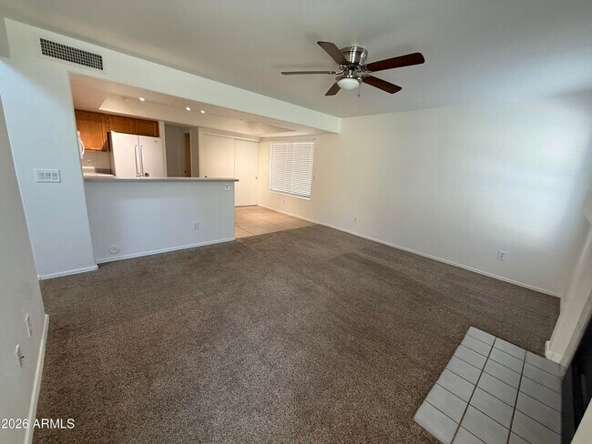 Building Photo - 4628 E Danbury Rd