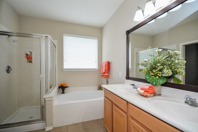 Building Photo - 9203 Kransbury Ln