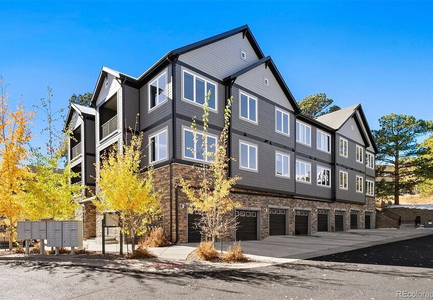 condo building - 31192 Black Eagle Dr