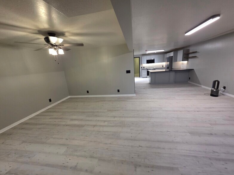 Living/Dining - 5057 Ridgedale Dr