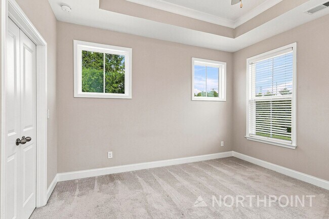 Building Photo - 300 Overture Ct SE