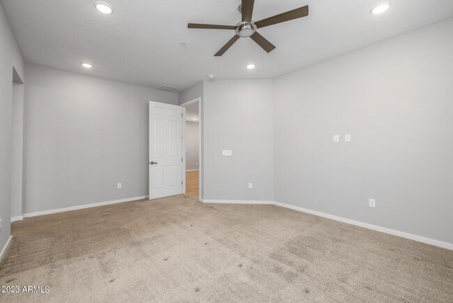 Building Photo - 250 W Queen Creek Rd