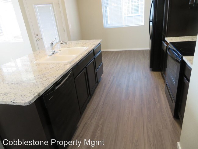 Building Photo - 1852 N Madderlake Ave