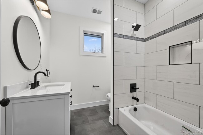 Building Photo - 19 Welling Pl