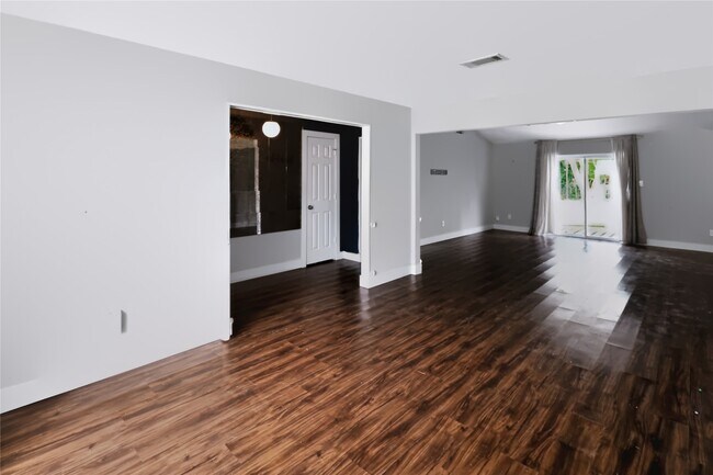 Building Photo - 11930 Ashcroft Dr