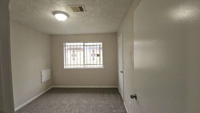 Building Photo - 7222 Northleaf Dr