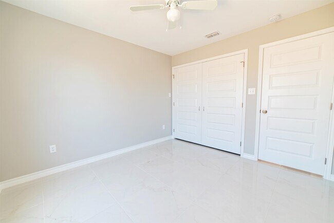 Building Photo - 315 Dorel Dr