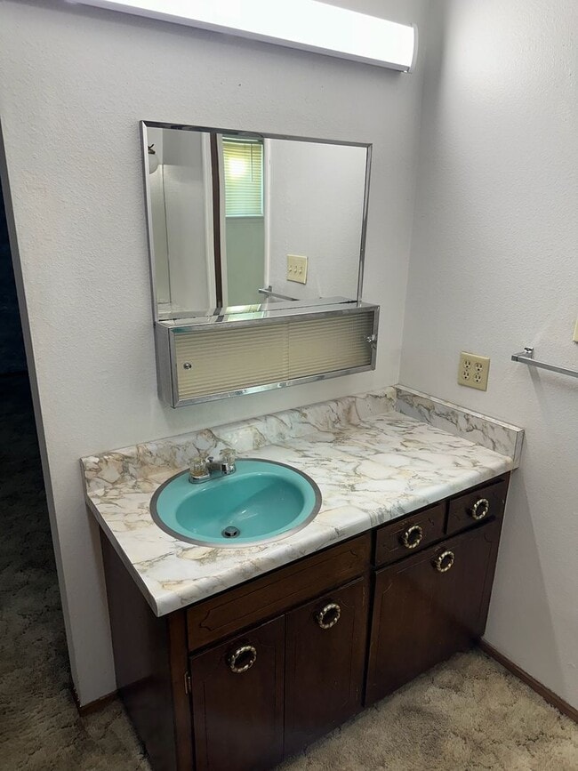 Building Photo - 1434 W Monte Vista Ave