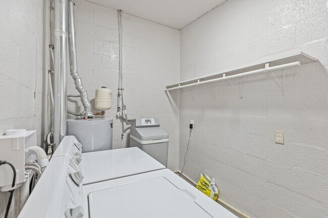 Building Photo - Super Cute 3 Bedroom 2 Bath Home!