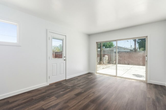 Building Photo - 7813 E Cypress St