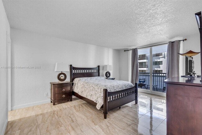 Building Photo - 5401 Collins Ave