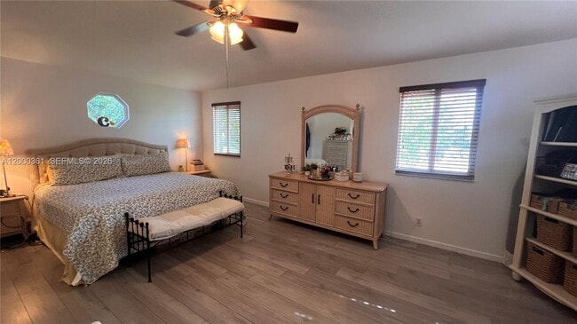 Building Photo - 6762 Via Regina