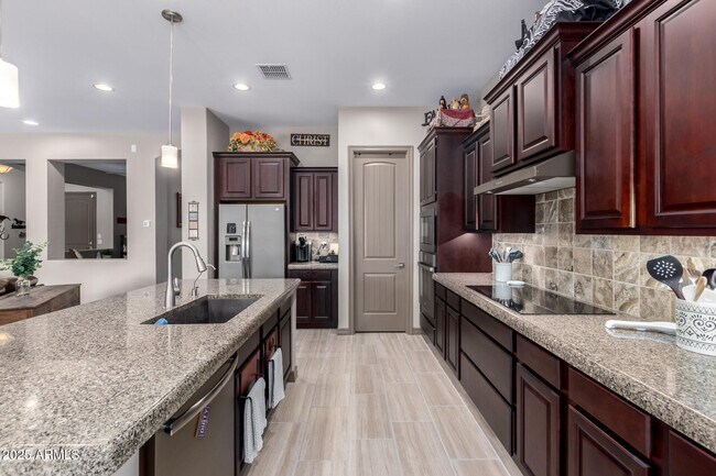 Building Photo - 20176 E Nighthawk Way
