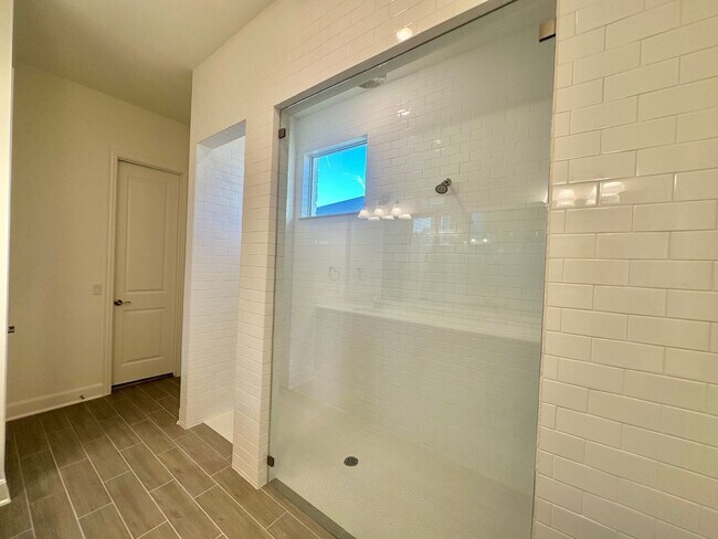 Building Photo - 4 Bed 3 Bath Austin Tx!!!! NEW MANAGEMENT