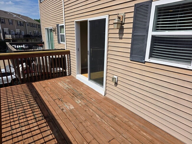 Building Photo - 4543 NE McDougal Ln