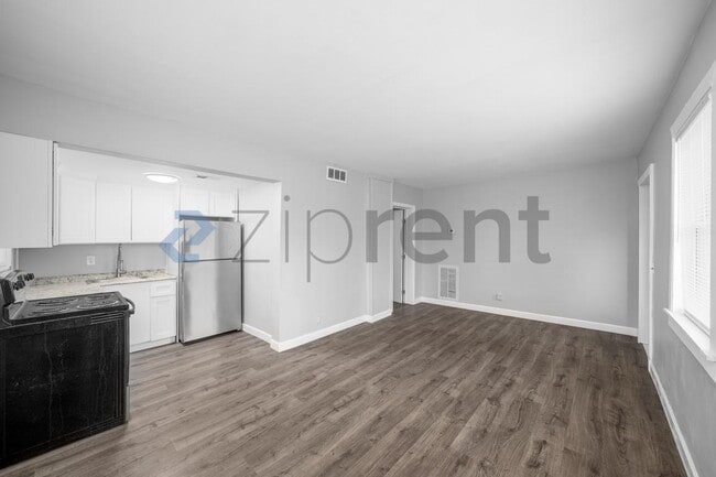 Building Photo - Unit 1
