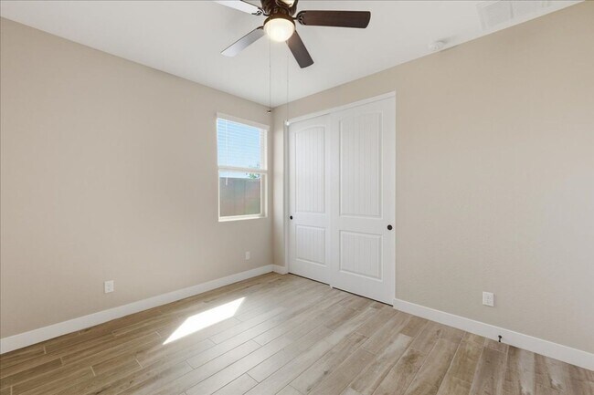 Building Photo - 2225 N 140th Dr