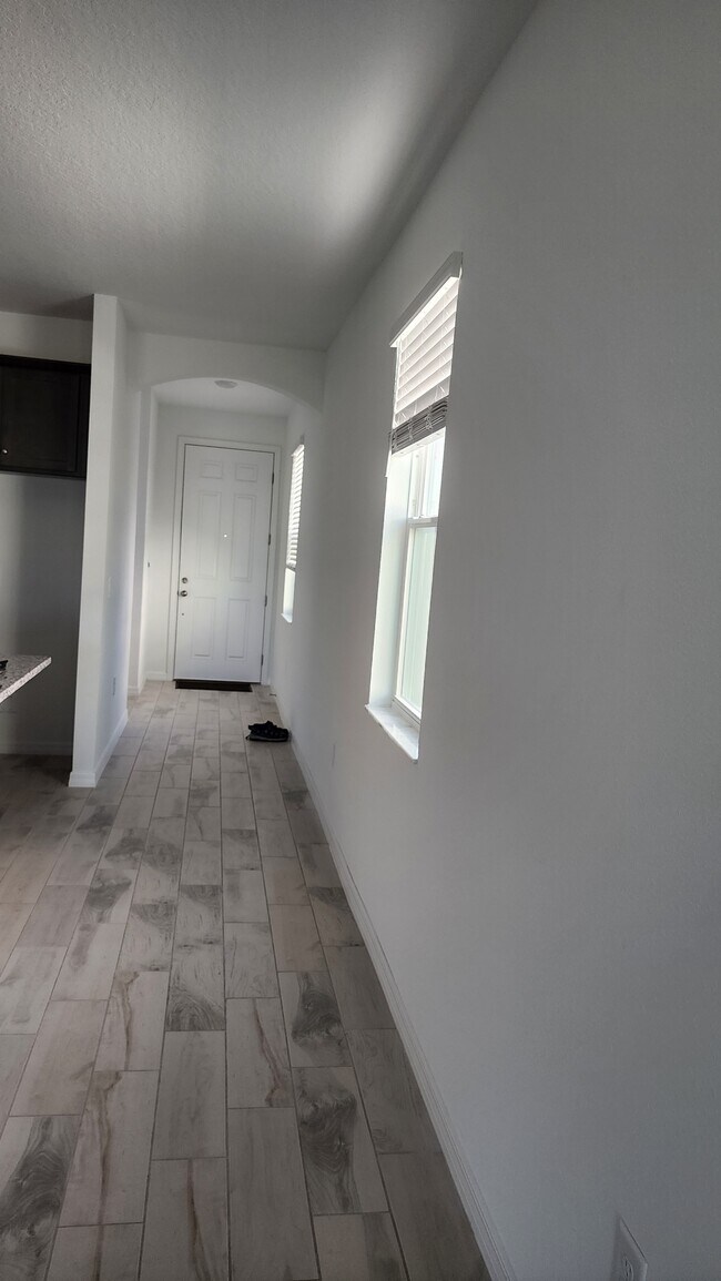 Building Photo - 6709 Great Bear Dr