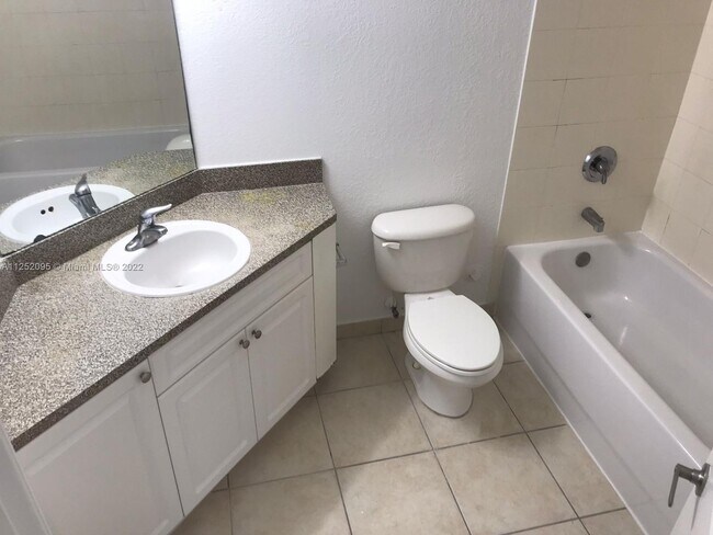 Building Photo - 13770 NE 3rd Ct