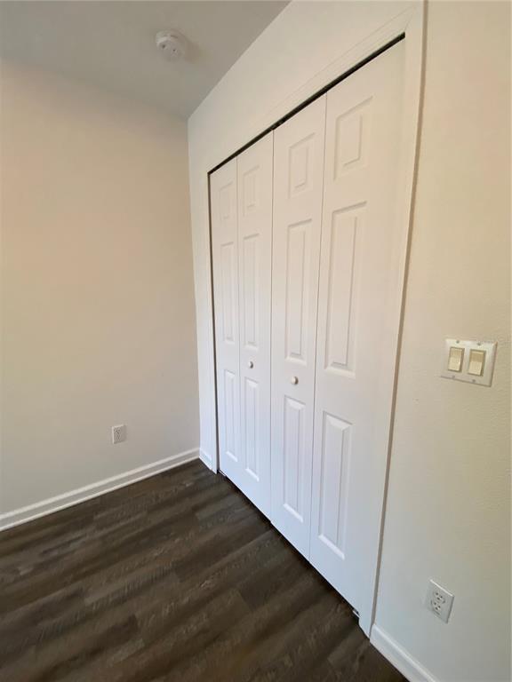 Building Photo - 10285 Park Commons Dr
