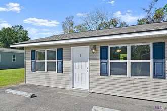 Building Photo - 1 Frindik Ln