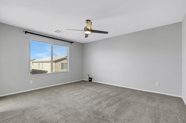 Building Photo - Beautiful 3 Bedroom home in Mountains Edge