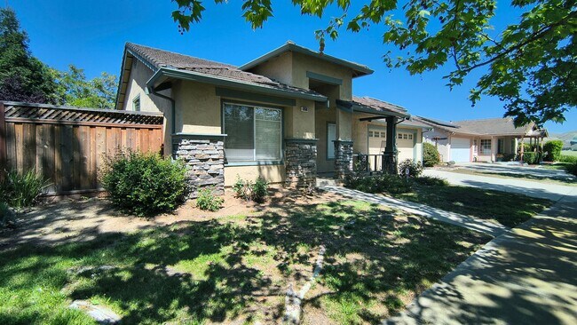 Building Photo - Brand New Flooring and FRESH Paint - SPACIOUS 3 BEDROOM HOUSE IN LIVERMORE!!!
