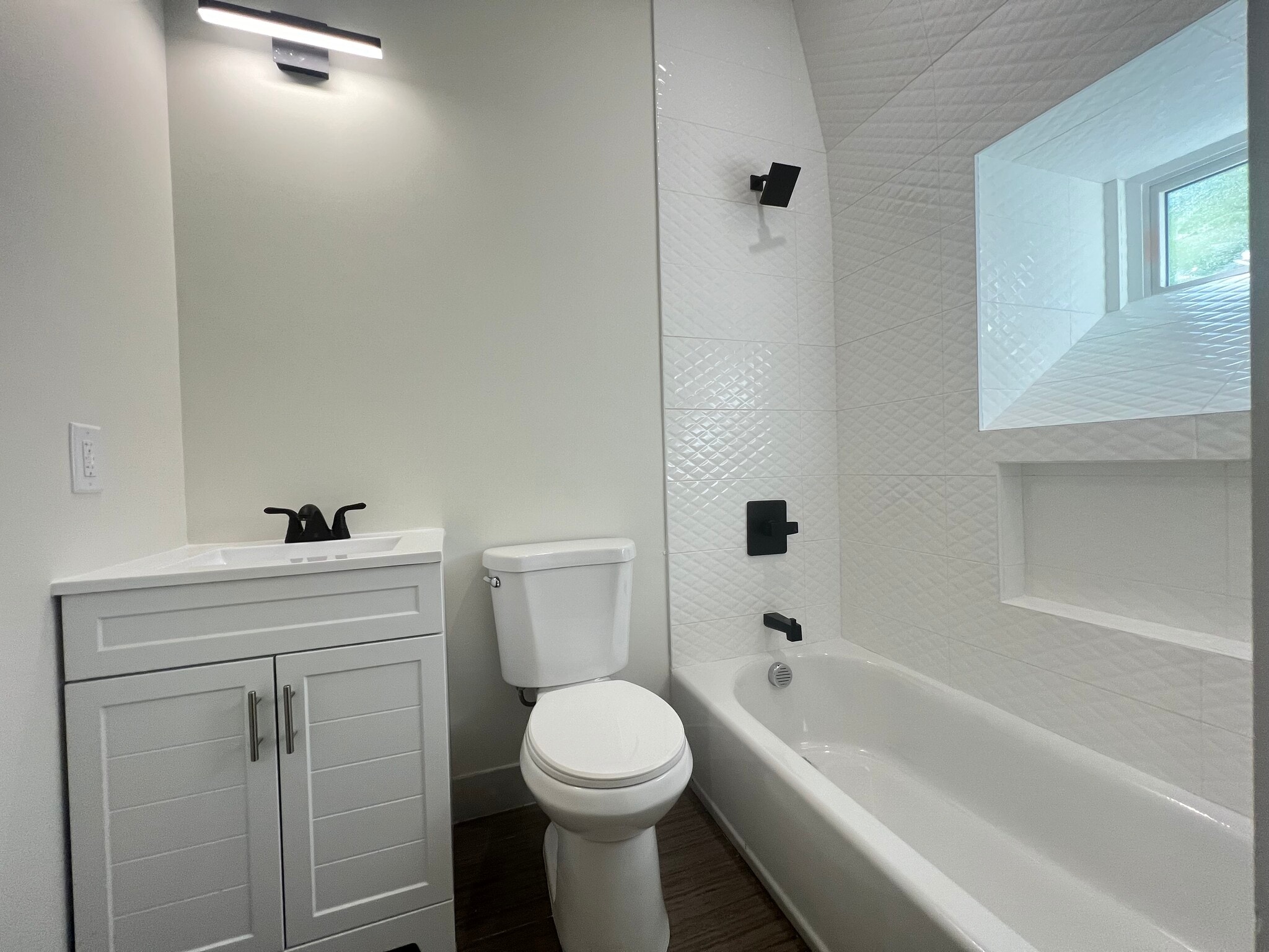 Unit 5 - 44 Van Nostrand Ave