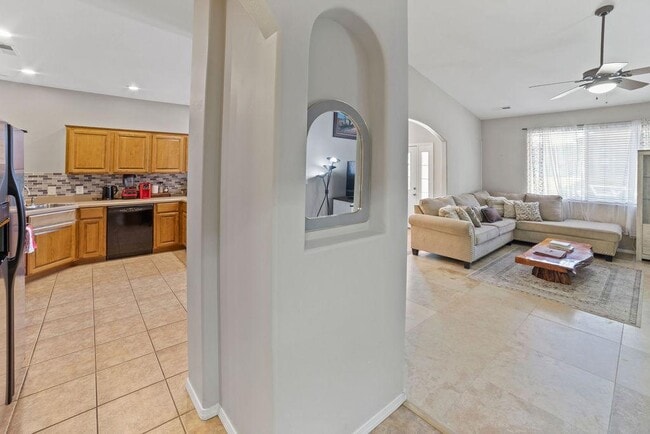 Building Photo - 603 Brookline Loop