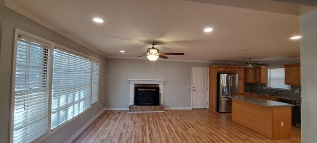 Building Photo - Magnificent Remodel Three Bedroom Home!