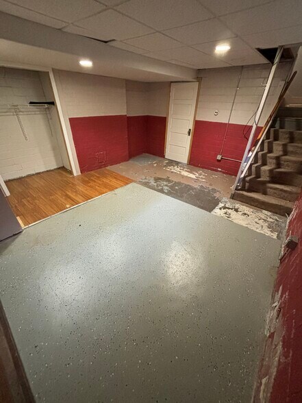 Building Photo - 4204 Franklin Ave