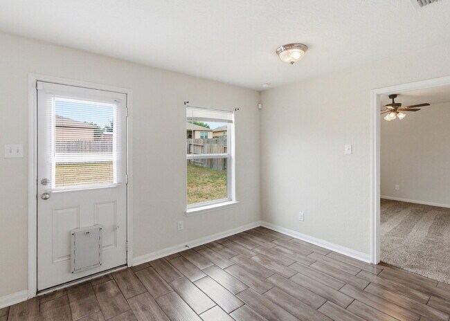 Building Photo - Charming 3-bedroom, 2-bath home located in the gated community of Southern Hills!