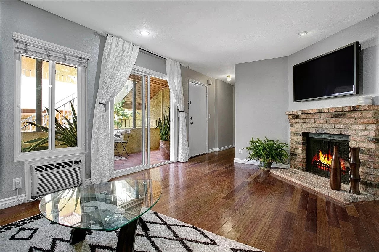 Living Room - 2319 Curlew St