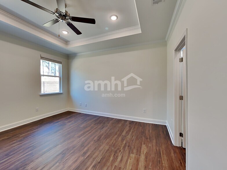 Building Photo - 5242 Blue Mountain Dr