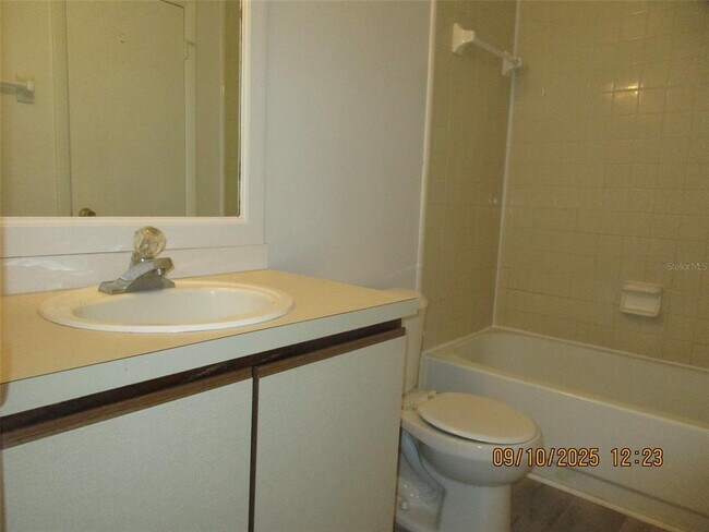 Building Photo - 131 Jones Ln