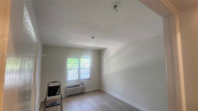 Building Photo - 847 81st St