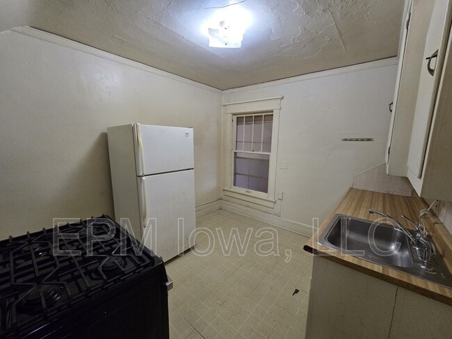 Building Photo - 118 1/2 Harrison Street