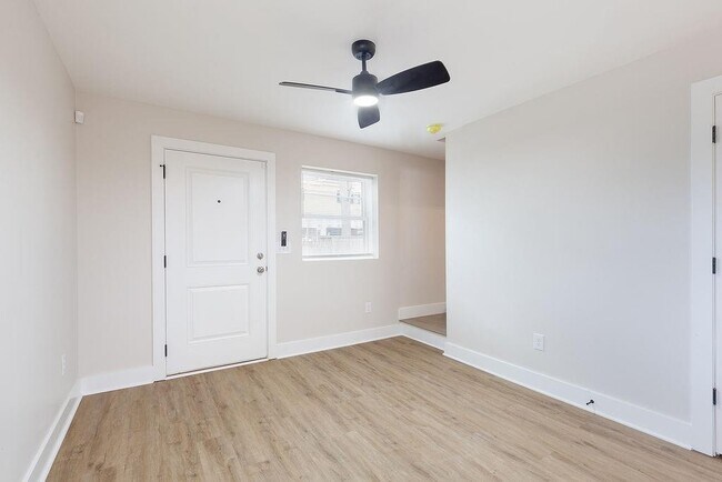 Building Photo - 396 Linden Ave NE