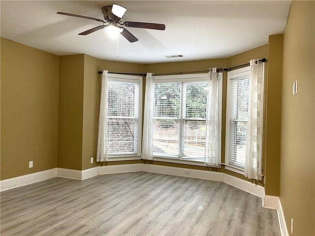 Building Photo - 3816 Chamblee Dunwoody Rd