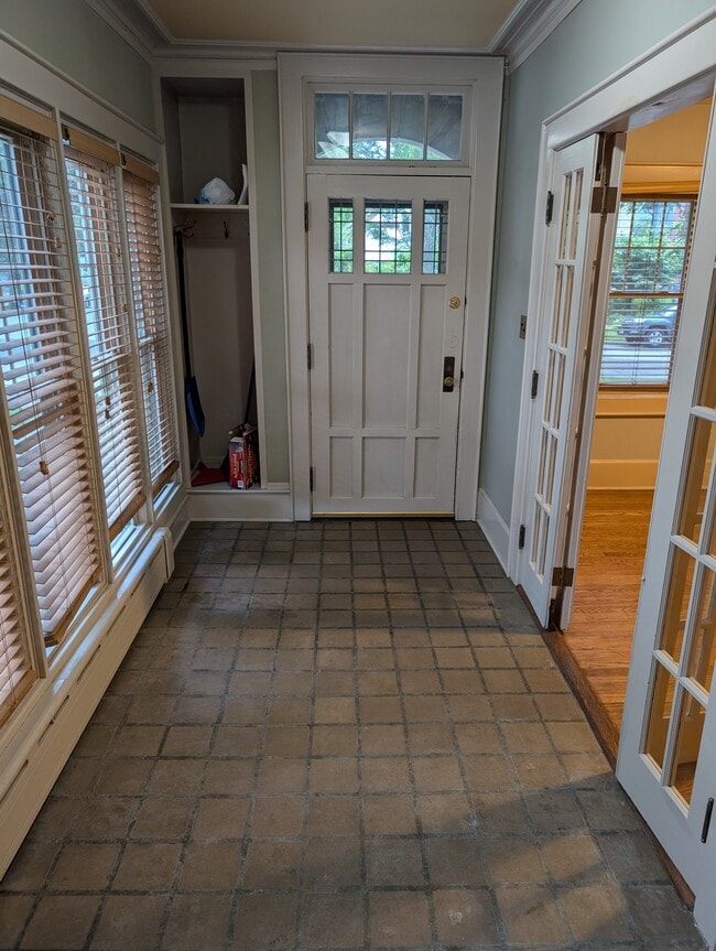 Building Photo - 2700 N Prospect Ave