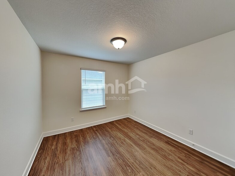 Building Photo - 8553 Highfield Ave