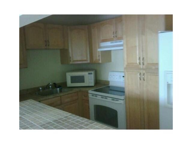 Building Photo - 4164 Inverrary Dr