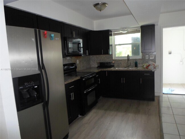 Building Photo - 60 NE 184th Terrace