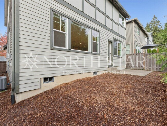 Building Photo - Newer Home in Summer Falls.