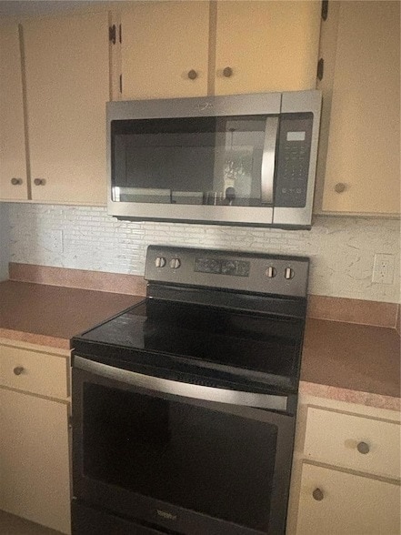 Building Photo - 327 Dundee Dr